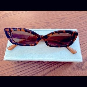 Cat eye sunglasses new